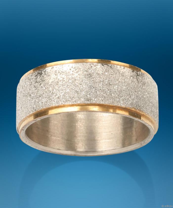 Arany színű uniszex gyűrű, ezüst sávval (19 mm)
