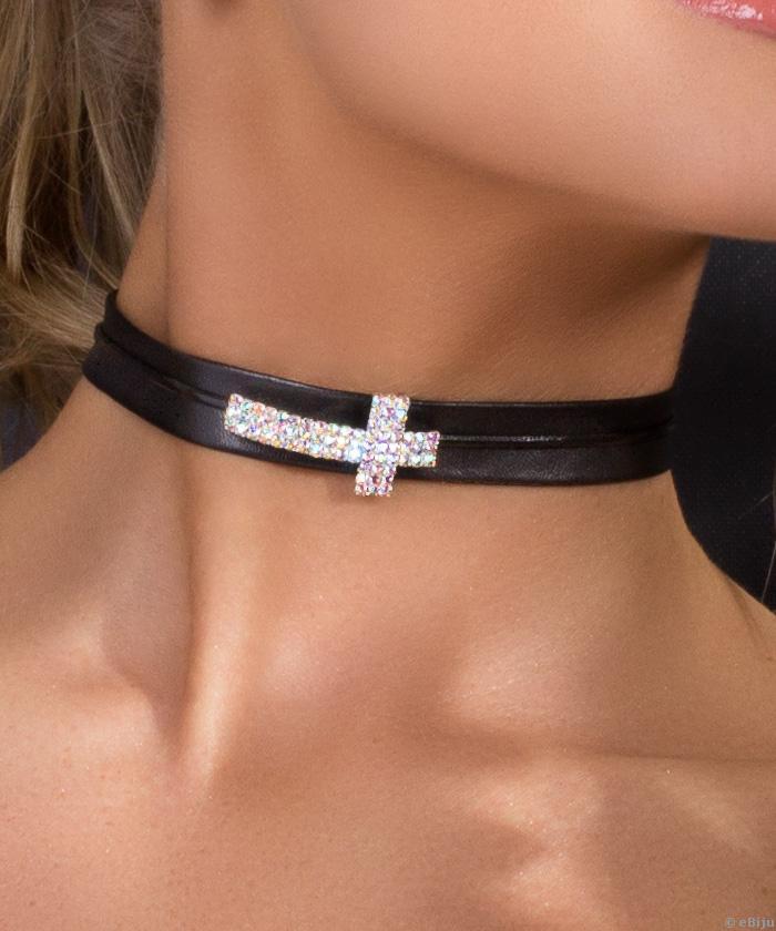 Aurora borealis fényű kristályokkal kirakott keresztes choker