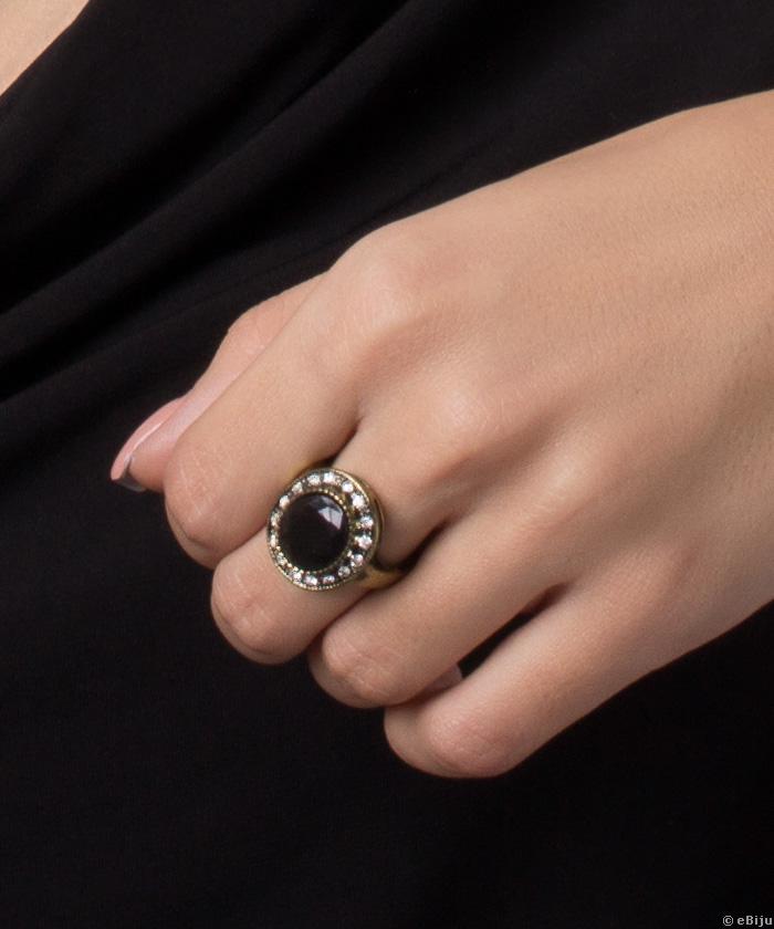 Bronzszínű gyűrű, fekete és fehér kristályokkal, 18 mm