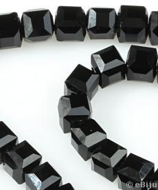 Csiszolt kocka kristály gyöngyök, fekete, 0.8 cm