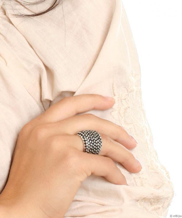 Korall gyűrű, ezüstszínű fém feketével (16 mm)