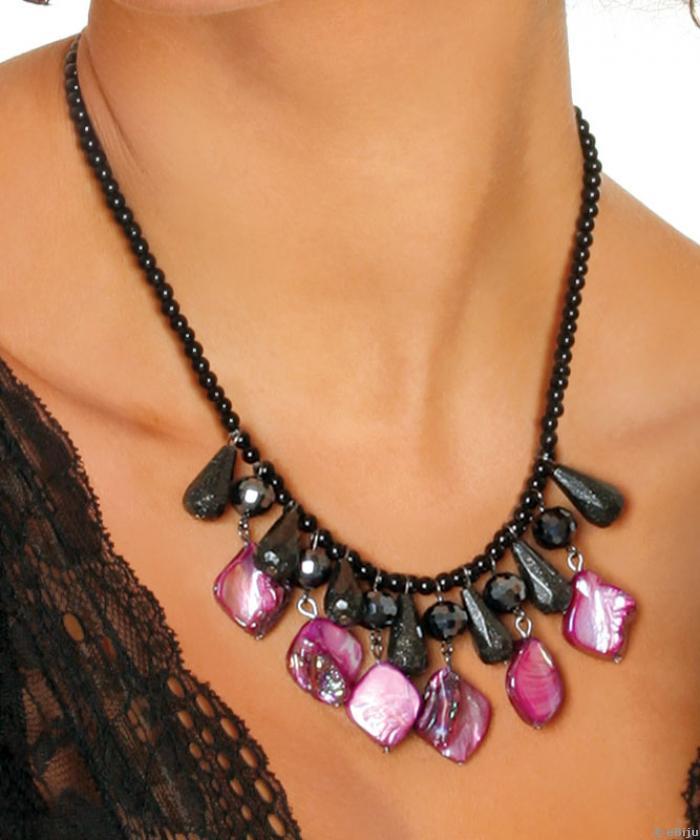 Lila - fekete nyakék gyöngyházból, kristályokból és csillámos fazettált elemekből